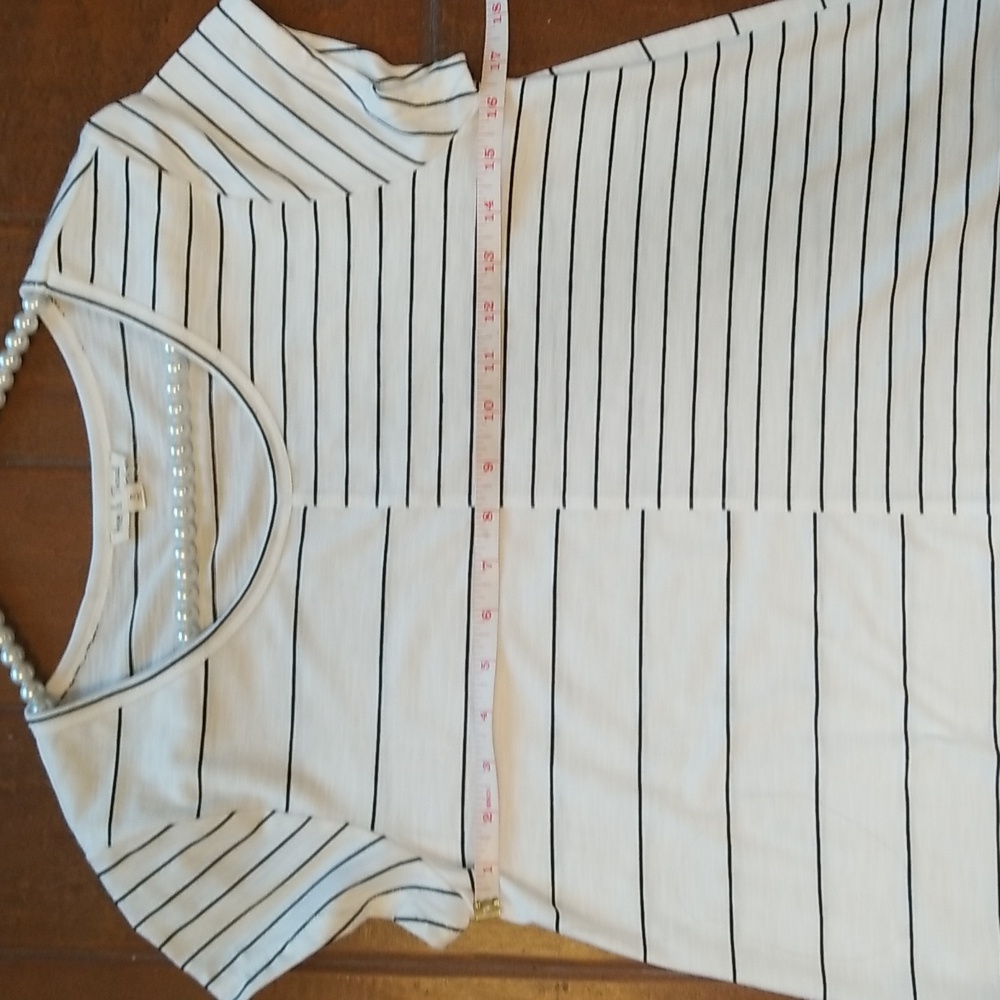 Hem And Thread Short Sleeve White Black Striped Cap Sleeve Shirt Size Medium - Picture 4 of 7